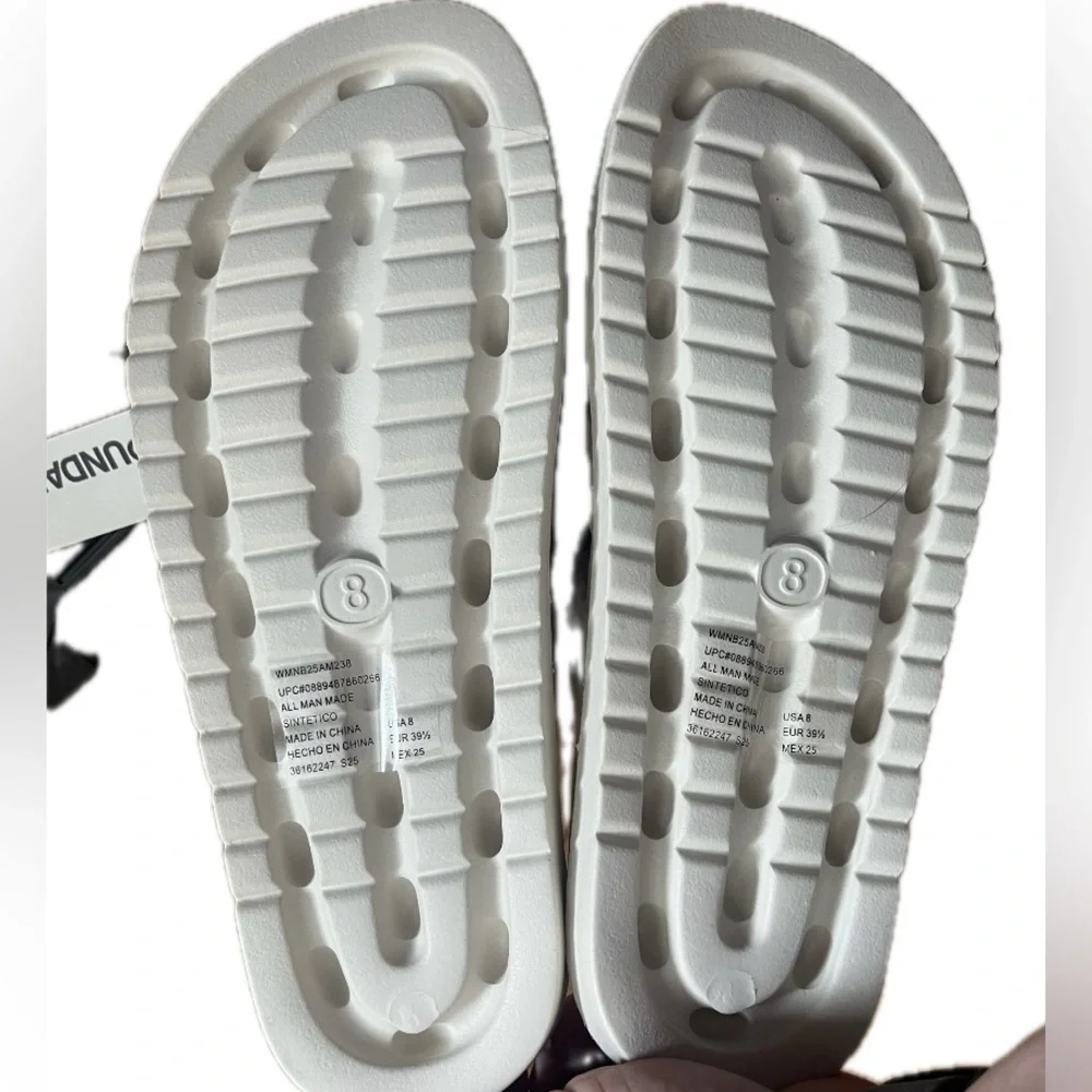 No Boundaries White Adjustable Geo Slide Sandals. New with tags. Women's size 8